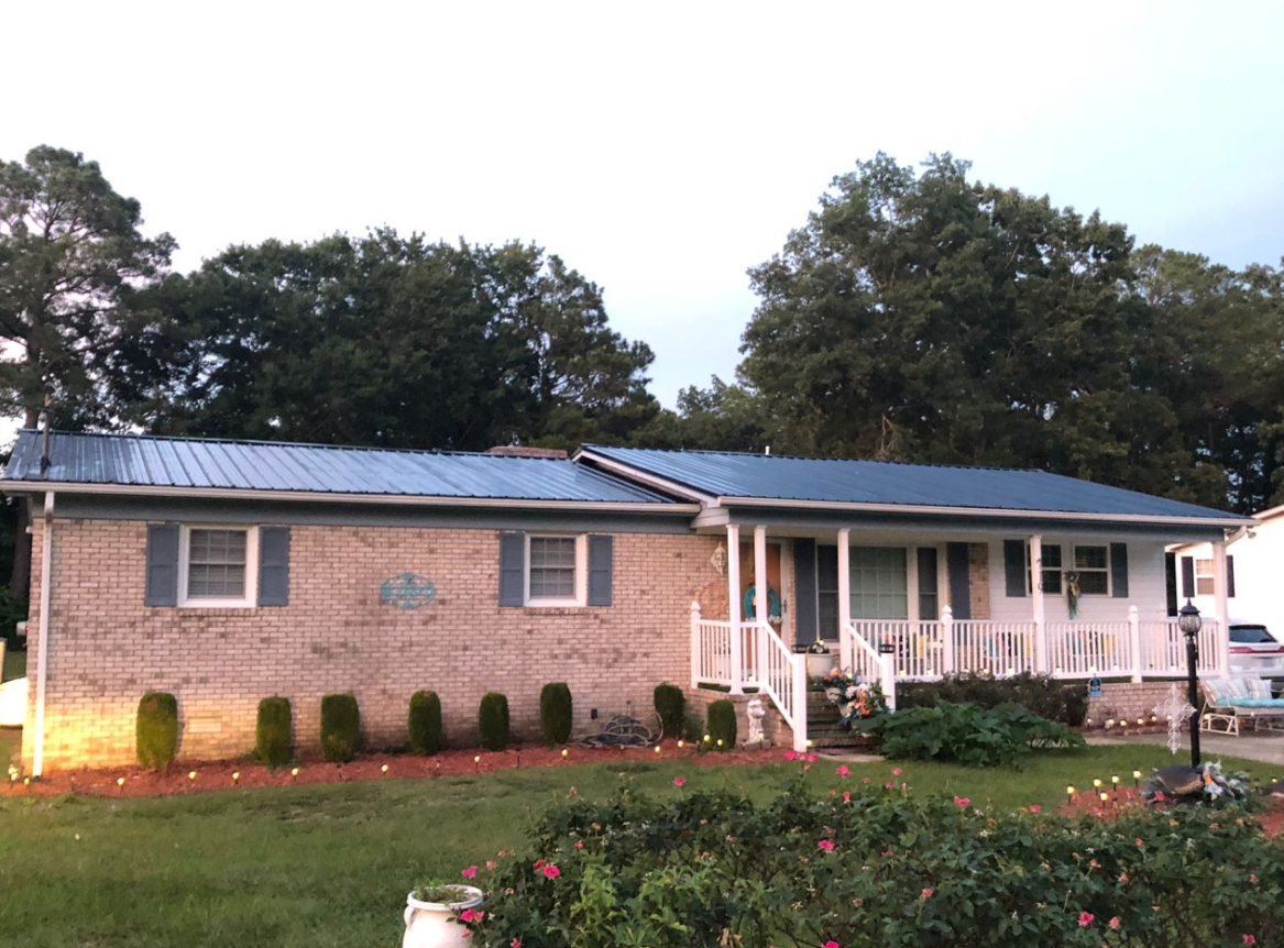 Metal roofing installed by an expert